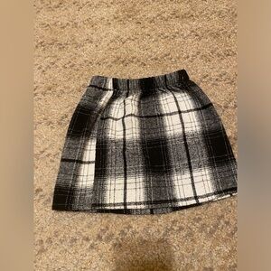 BLACK & WHITE SKIRT 🖤🤍